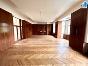Pronájem prostorného bytu 3+1 v Plzni, náměstí T.G.M., cena 22000 CZK / objekt / měsíc, nabízí 