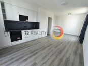 Pronájem bytu v novostavbě o dispozici 1+kk, cena 12500 CZK / objekt / měsíc, nabízí 