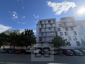 Designové bydlení s terasou, vlastním parkováním, sklepem a atmosférou, kterou si zamilujete, cena 24000 CZK / objekt / měsíc, nabízí Bohemian Estates International s.r.o.