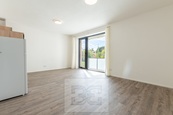 Pronájem bytu 1+kk 37 m2, Plzeň - Skvrňany, cena 13500 CZK / objekt / měsíc, nabízí Bohemian Estates International s.r.o.
