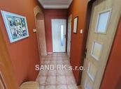 Zrekonstr. byt 3+1 s lodžií, garáží a zahradou, cena 3490000 CZK / objekt, nabízí 