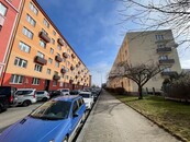 Prodej slunného bytu 2+1 s podílem na velkém, oploceném pozemku za domem, Alešova ulice, Plzeň-Bory, cena 4766000 CZK / objekt, nabízí 