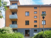 Pronájem 2+kk s parkovacím stáním v ulici K Zahradnictví, cena 13500 CZK / objekt / měsíc, nabízí 