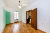 Prostorný byt 2+1 s balkonem v Plzni, cena 2990000 CZK / objekt, nabízí 