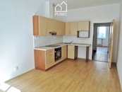 Hezký přízemní byt 2+kk v žádané lokalitě v Plzni na Slovanech, cena 11500 CZK / objekt / měsíc, nabízí REALITNÍ KANCELÁŘ PUBEC, s.r.o.