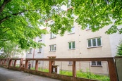 Velký byt 3+1 s možností parkování v Plzni na Borech, cena 18000 CZK / objekt / měsíc, nabízí 